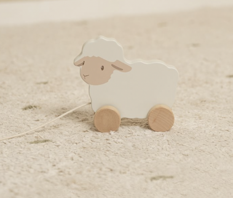 mouton en bois à tirer de la collection Little Farm, possibilité de le personnaliser